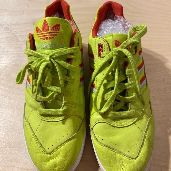 Adidas Tennis Shoe size 9 (Box1) - Picture 5 of 12